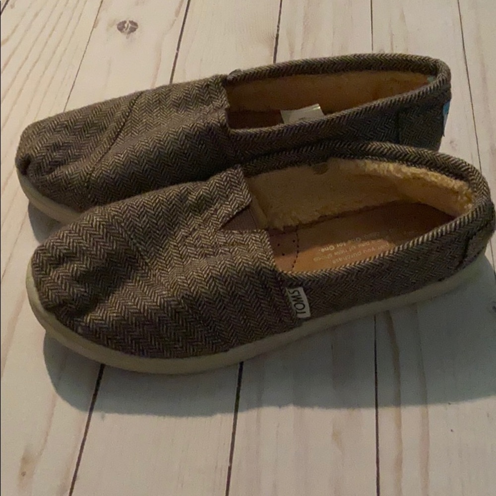 Toms slip ons, size youth 3
